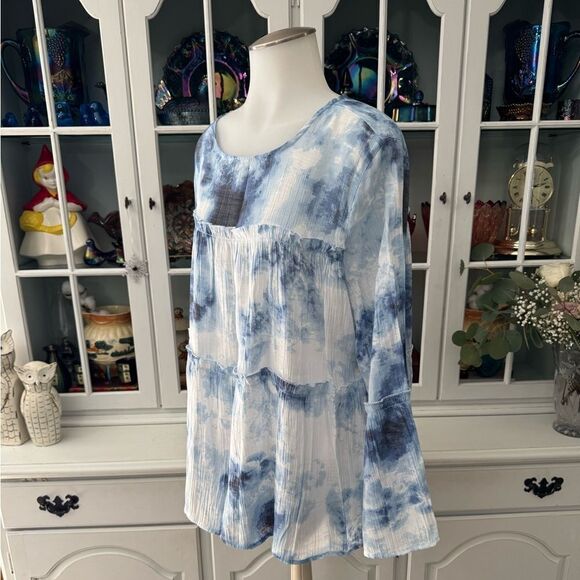 New Directions Tie Dye 3-Tiered Top Size XL Whitr and Blue - Picture 4 of 8